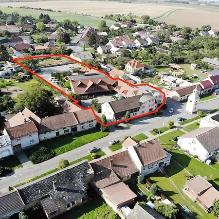 Hotel Bezmerovsky Dvur Kroměříž