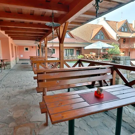 Bezměrovský Dvůr