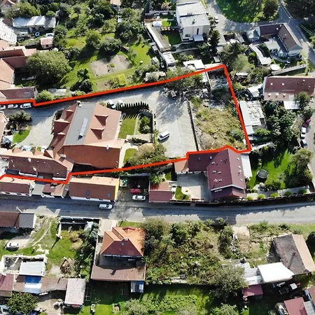 Bezmerovsky Dvur 酒店 3*