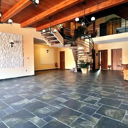 Bezmerovsky Dvur Hotel Kroměříž