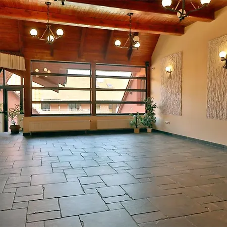 Bezměrovský Dvůr 3*