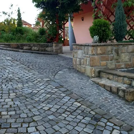 Bezměrovský Dvůr 3*