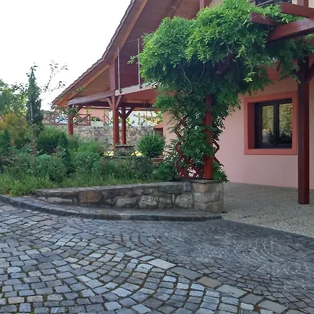 Bezmerovsky Dvur Hotel Kromieryż