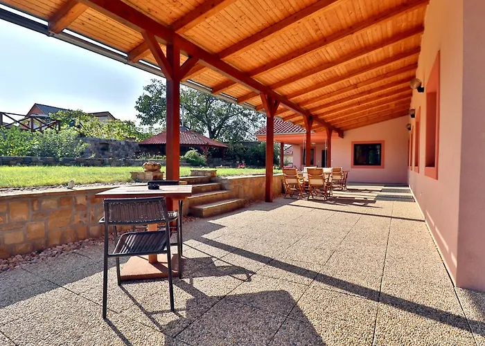 Hotell Bezmerovsky Dvur 3*