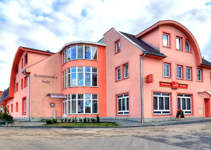 Bezměrovský Dvůr 3*