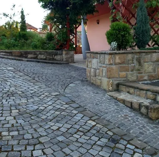 Bezmerovsky Dvur 3*